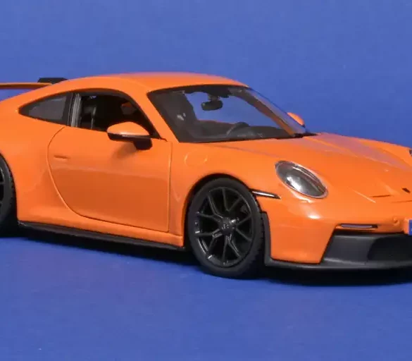 124 BBurago Porsche 911 (992) GT3