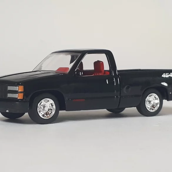 1;64 M2 Machines Chevrolet 454 SS 1