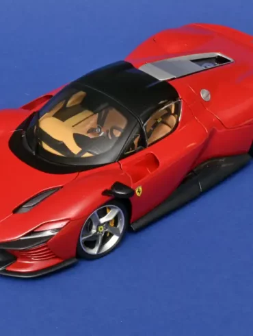 18Bburago Signature Ferrri Daytona SP3 2021 1