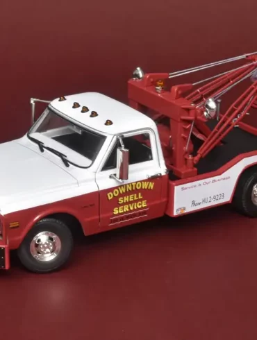 18Greenlight Chevrolet C 30 Dually Wrecker 1972 1