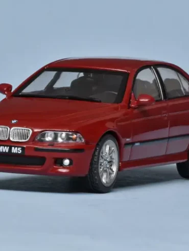 43solido BMW M5 E39 2003 1