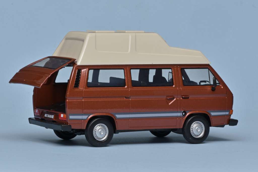 124 MotorMax Volkswagen T3 camper achter open