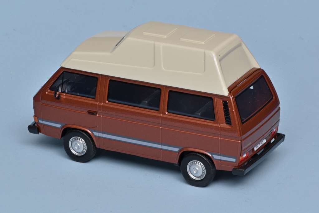 124 MotorMax Volkswagen T3 camper achter