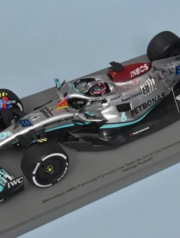 18spark Mercedes AMG Petronas F1 W13 2022 Russell 1