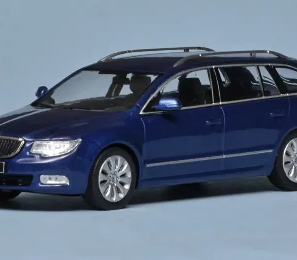 43ixo Skoda Superb II Combi 2008 1