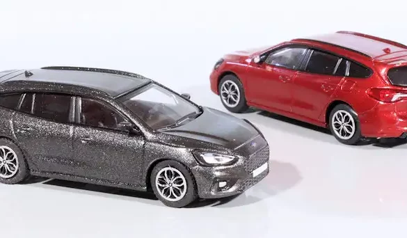 INT.PCX87.Ford Focus Turnier(2)