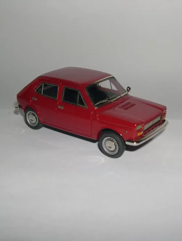 Rialto FIAT 127 4d 1 43