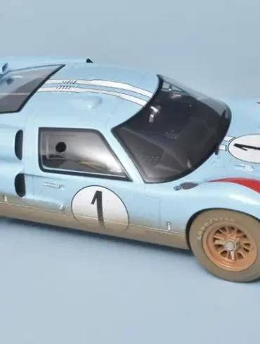 112 CMR Ford GT40 LeMans (1966) vuil hoog