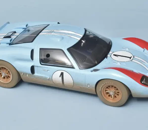 112 CMR Ford GT40 LeMans (1966) vuil hoog