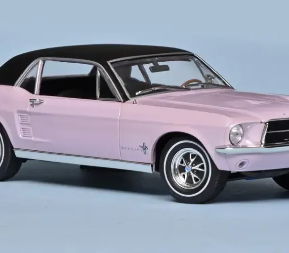 118 Greenlight Ford Mustang Coupe (1967) She Country Special