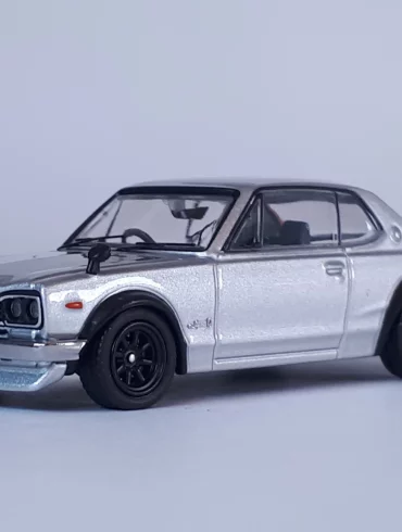 1;64 Inno64 Nissan Skyline GT R 1