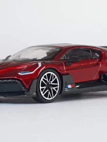 1;64 Mini GT Bugatti Divo 1
