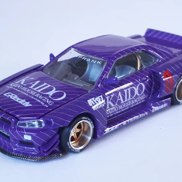 1;64 Mini GT Nissan Skyline 4