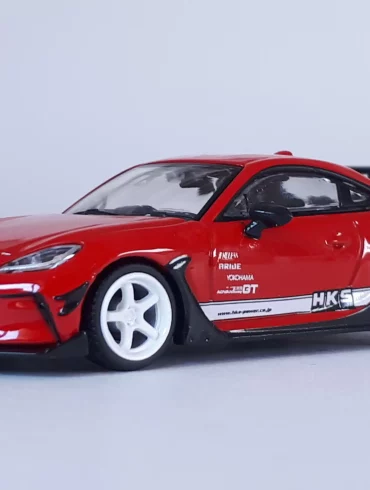 1;64 Tarmac Works Toyota GR86 1