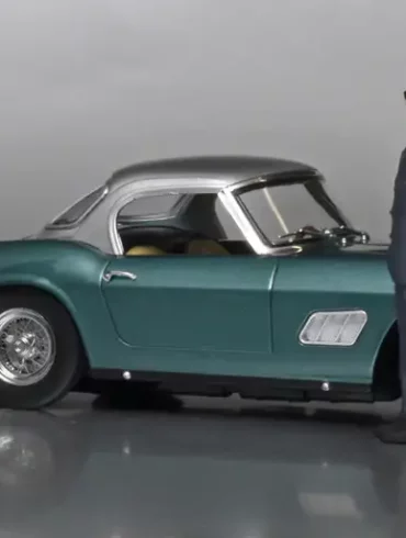 18FigManuf Bugatti+F Porsche + Ferrari + lt Frank B