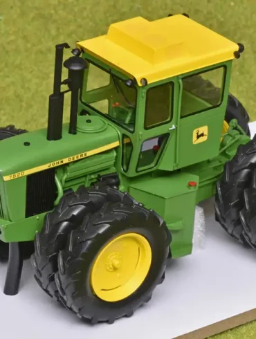 32schuco John Deere 7520 3