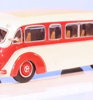 INT.Brekina 87.Mercedes Benz LO3500(1)