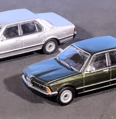 INT.Minichamps 87.BMW 7 E23(1)