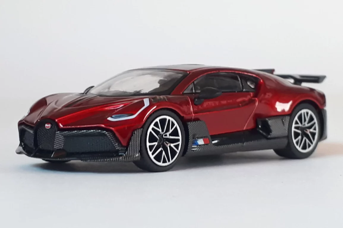 1;64 Mini GT Bugatti Divo 1