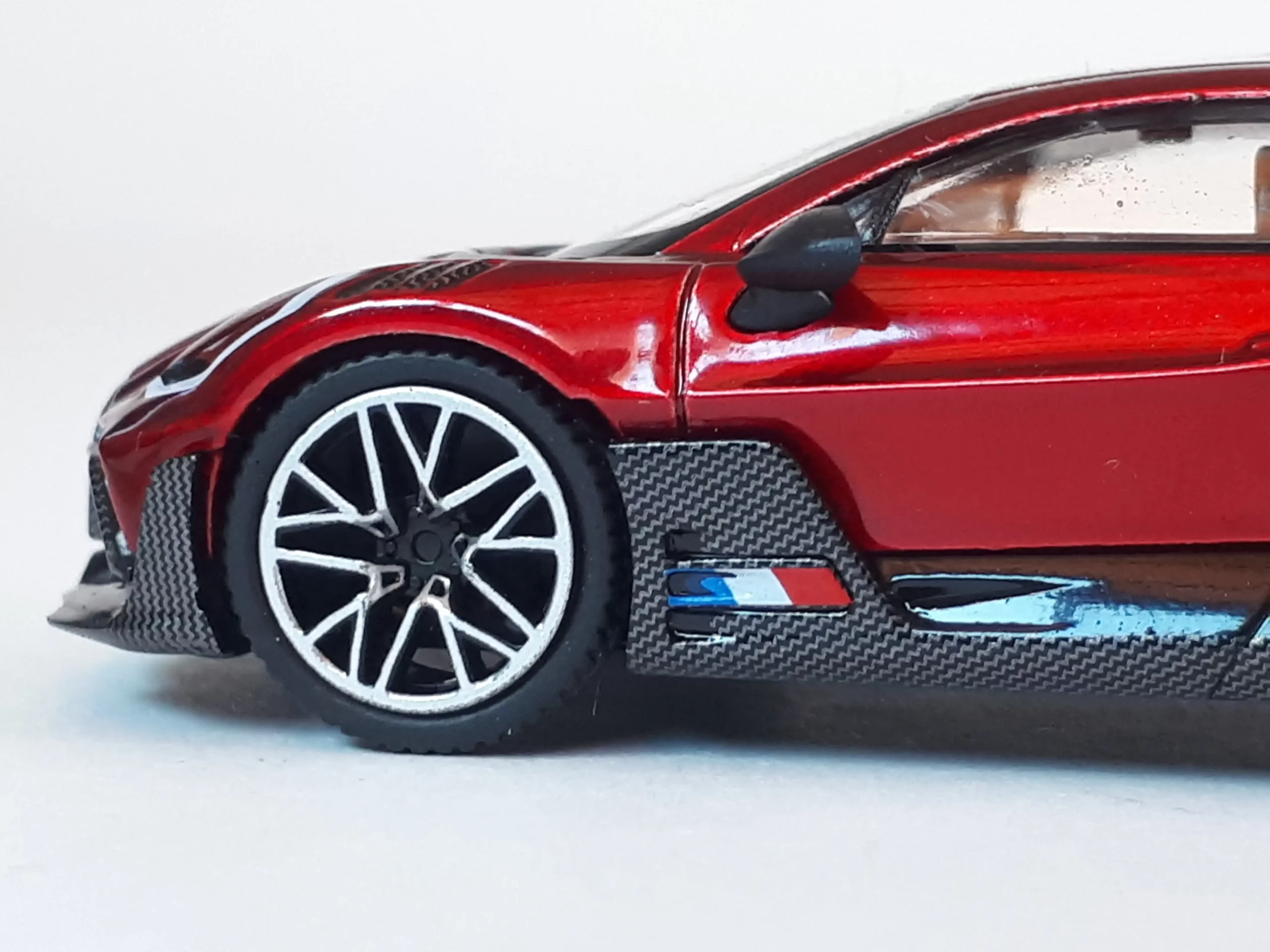1;64 Mini GT Bugatti Divo 5