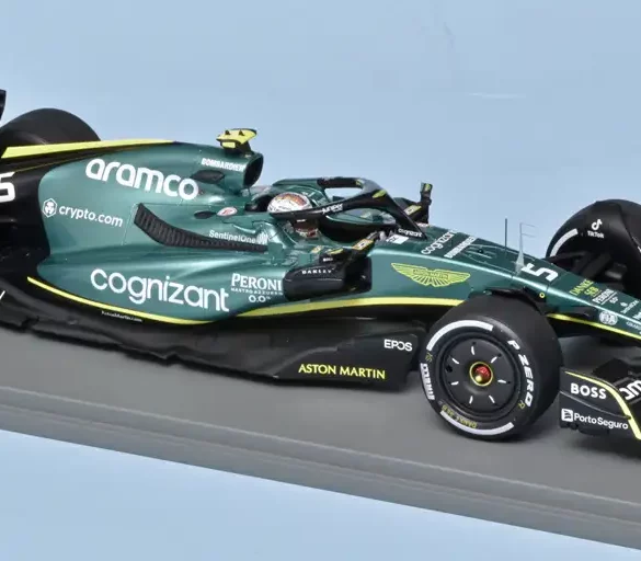 18spark Aston Martin AMR22 2022 Last r Vettel 1