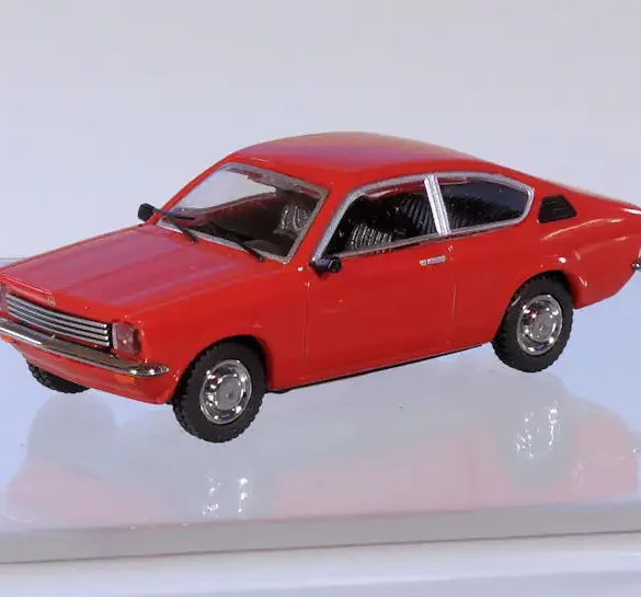 INT.Minichamps 87.Opel Kadett C Coupé(1)