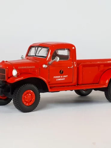 1;64 GreenLight Dodge Power Wagon 1