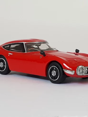1;64 Inno64 Toyota 2000GT 1