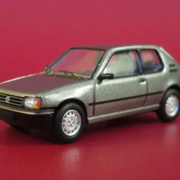 187 SAI Peugeot 205 3 drs