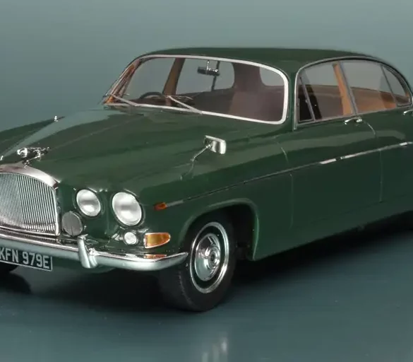 18BoS Jaguar 420 G 1966 1