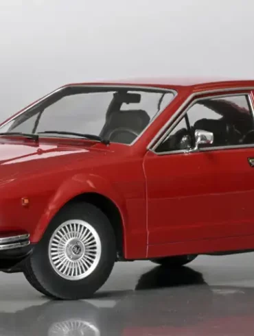 18KKScale Alfa Romeo Alfetta 2000 GTV 1976 1