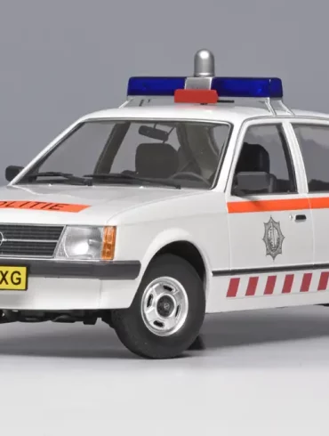 18Triple9 Opel Kadett D 1984 4