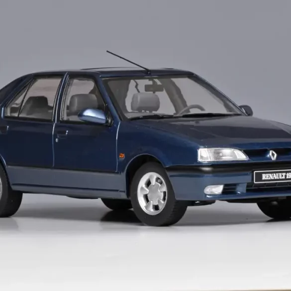 18Triple9 Renault 19 1994 2