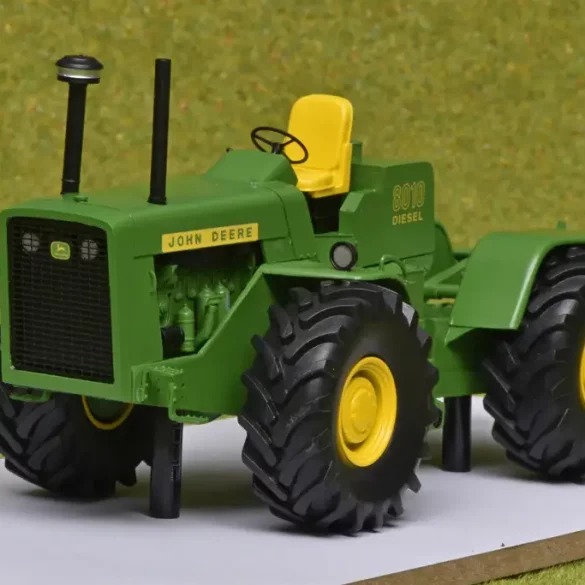 John Deere 8020 Die Cast fashion -Ertl 1/32