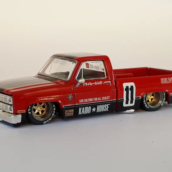 1;64 Mini GT Chevrolet C10 Silverado 1
