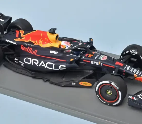 18spark Red Bull RB19 GP Bahrain 2023 Verstappen 1