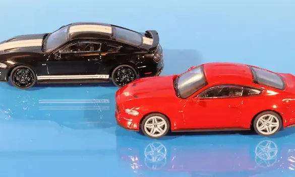 INT.Minichamps 87.Ford Mustang GT 2018(1)