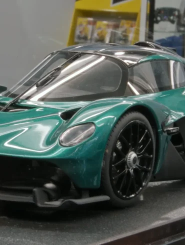 118 GT Spirit Aston Martin Valkyrie