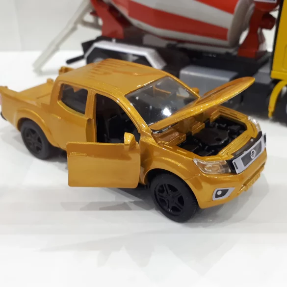 1;50 SIKU Nissan Navara 3