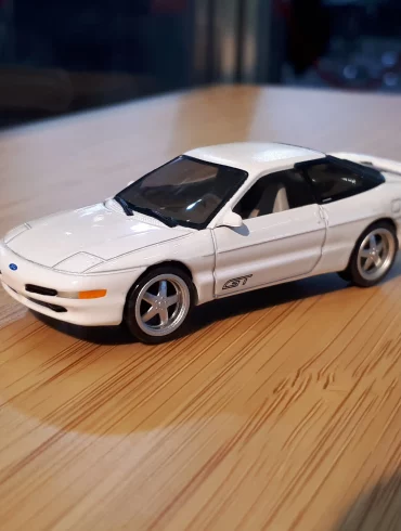 1;64 Auto World Ford Probe GT 1