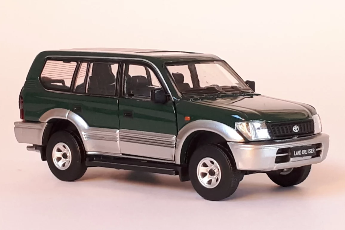 1;64 BM Creations Toyota Land Cruiser Prado 1