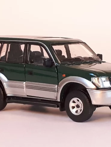 1;64 BM Creations Toyota Land Cruiser Prado 1