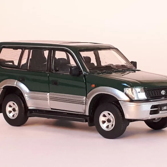 1;64 BM Creations Toyota Land Cruiser Prado 1