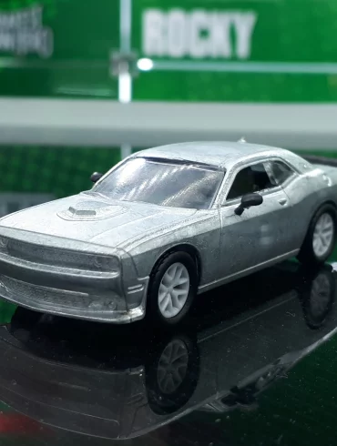 1;64 GreenLight Dodge Challenger