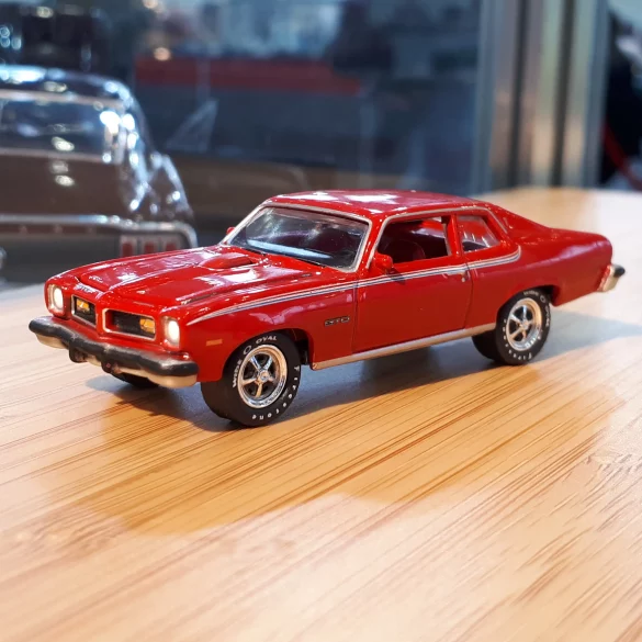 1;64 Johnny Lightning Pontiac Ventura GTO 1