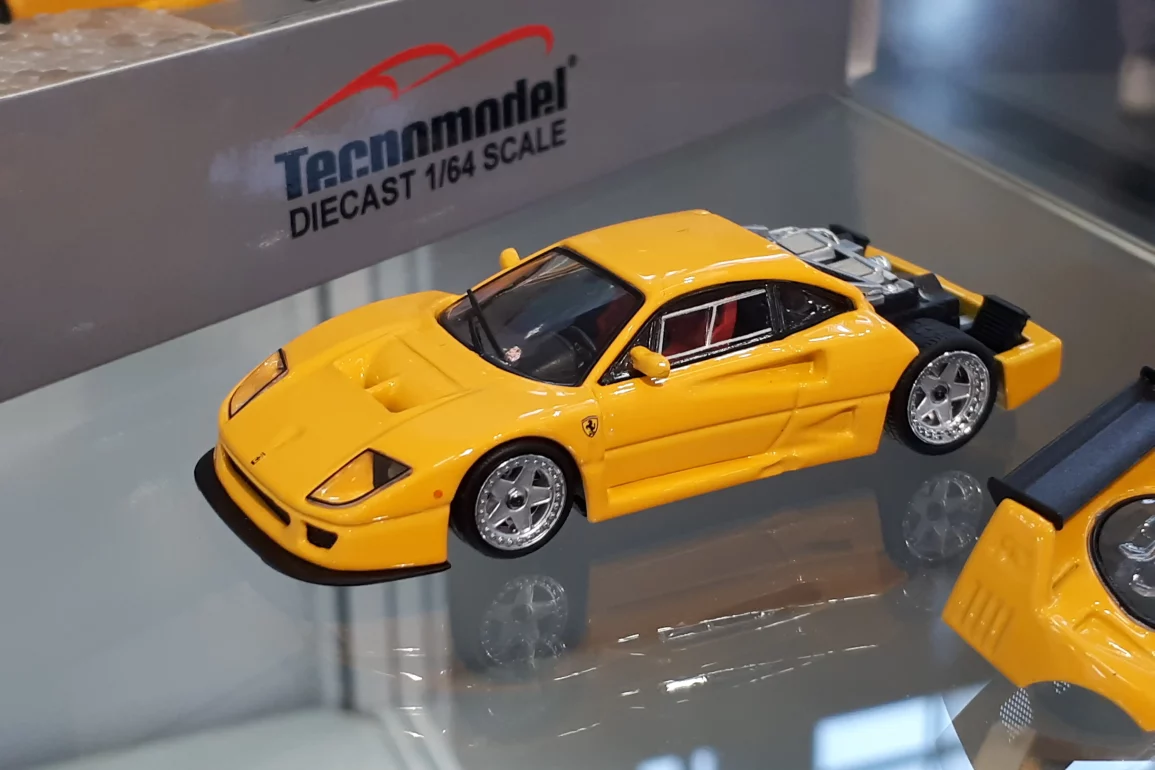 1;64 Tecnomodel Ferrari F40 4