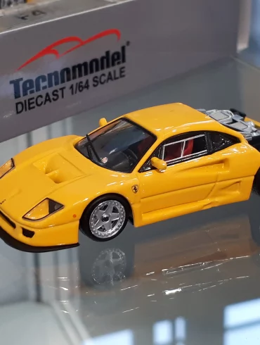 1;64 Tecnomodel Ferrari F40 4