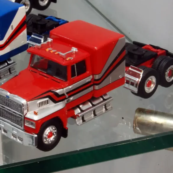 187 Brekina Ford LTL9000