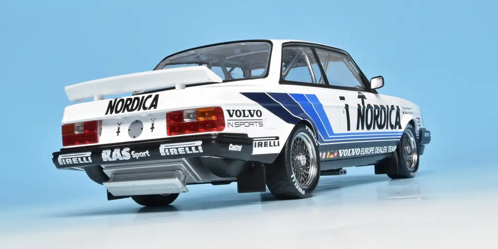18Ixo Volvo 240 Turbo 1986 race 2