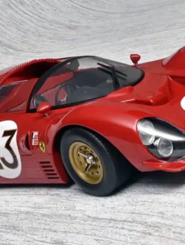 18Werk83 Ferrari 330 P3 Spider 24h Daytona 1
